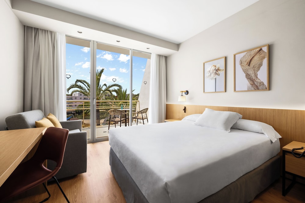 Protur Sa Coma Playa Hotel & Spa — Hotel rooms in Sa Coma, Balearic Islands