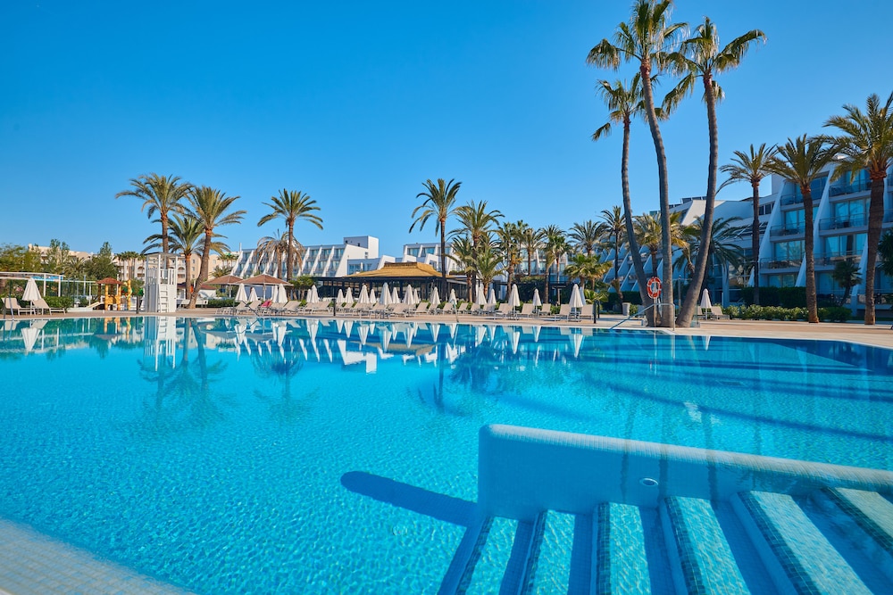 Protur Sa Coma Playa Hotel & Spa — Main photo in Sa Coma, Balearic Islands