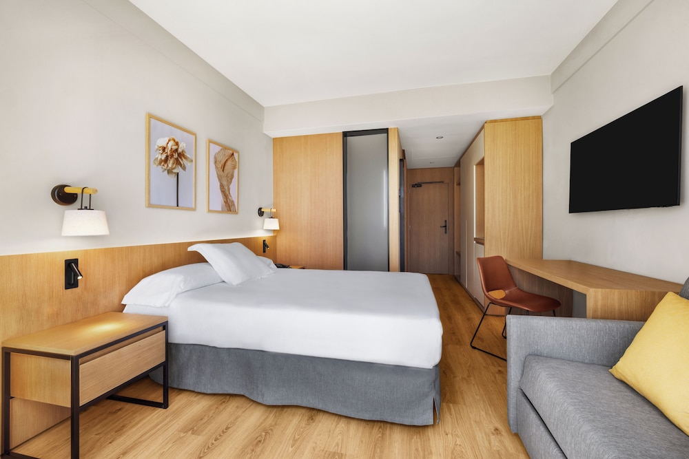 Protur Sa Coma Playa Hotel & Spa — Hotel rooms in Sa Coma, Balearic Islands