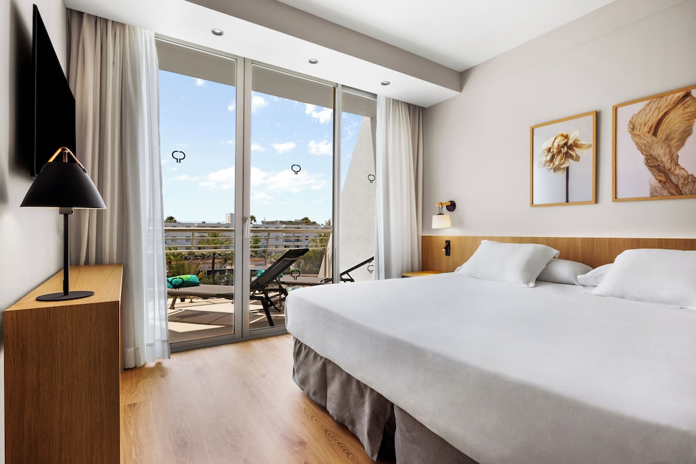 Protur Sa Coma Playa Hotel & Spa — Hotel rooms in Sa Coma, Balearic Islands