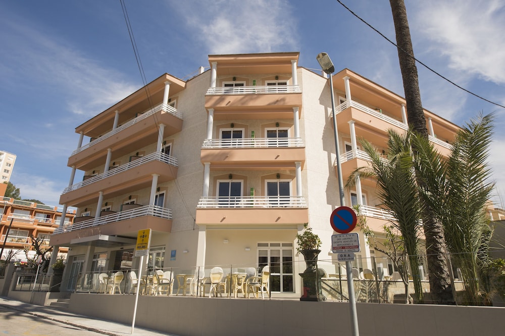 Hotel Venecia Paguera — Hotel building in Peguera, Balearic Islands