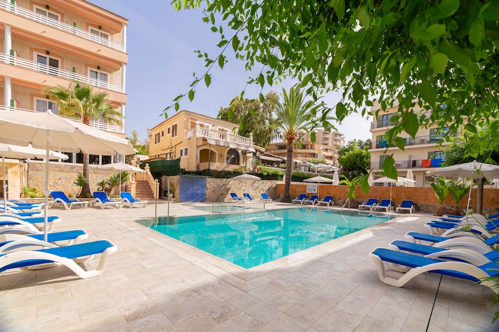 Hotel Venecia Paguera — Main photo in Peguera, Balearic Islands