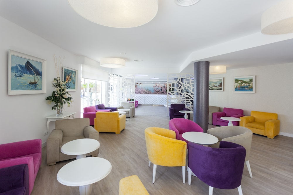Hotel Venecia Paguera — Restaurant & bars in Peguera, Balearic Islands