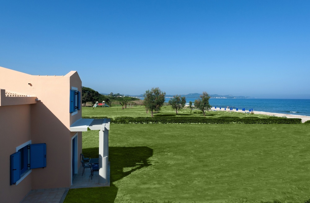 Ammoudia Maisonettes — Hotel building in Acharavi, Ionian Islands