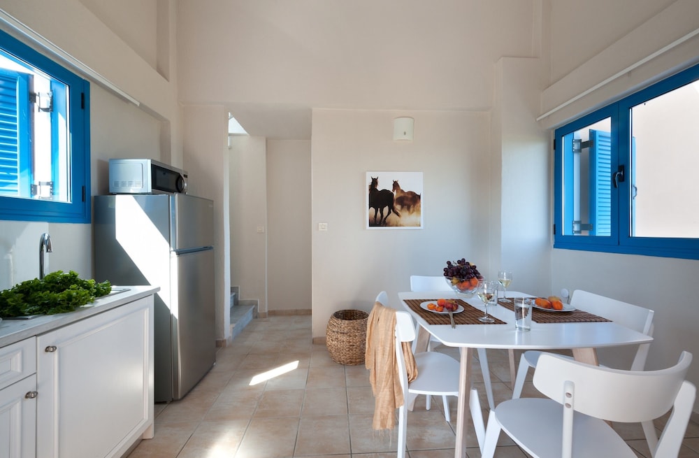 Ammoudia Maisonettes — Hotel rooms in Acharavi, Ionian Islands