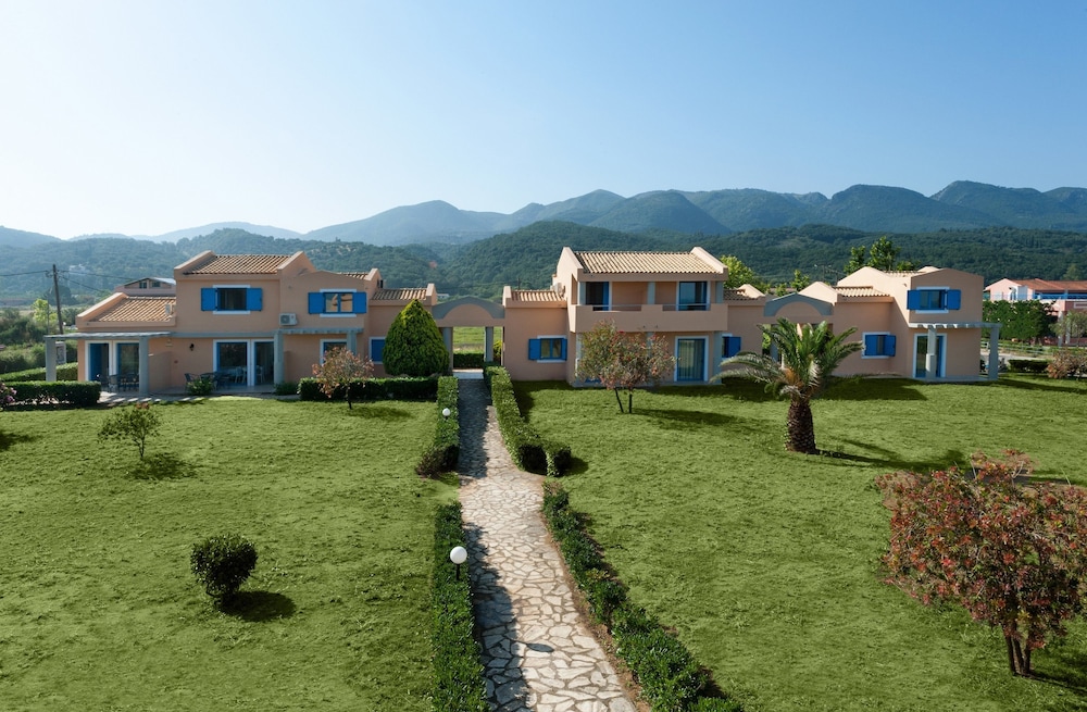 Ammoudia Maisonettes — Hotel building in Acharavi, Ionian Islands