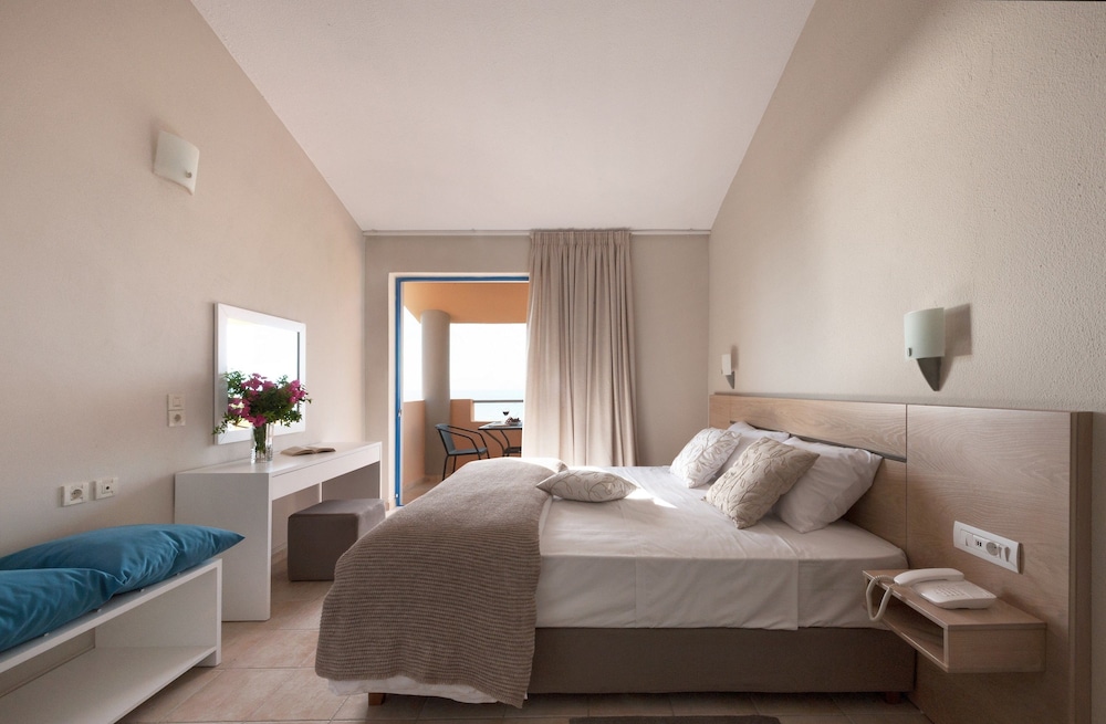 Ammoudia Maisonettes — Hotel rooms in Acharavi, Ionian Islands