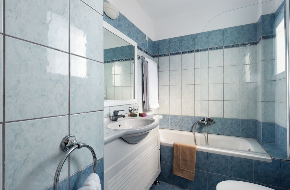 Ammoudia Maisonettes — Hotel rooms in Acharavi, Ionian Islands