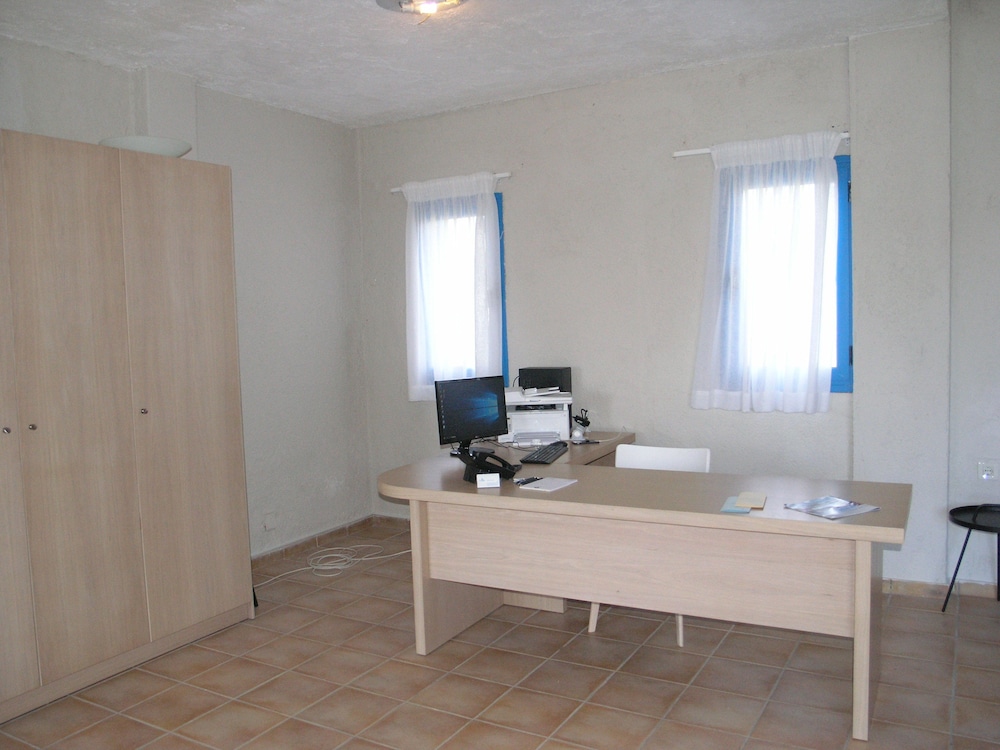 Ammoudia Maisonettes — Hotel rooms in Acharavi, Ionian Islands