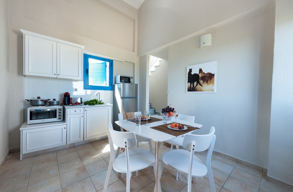 Ammoudia Maisonettes — Hotel rooms in Acharavi, Ionian Islands