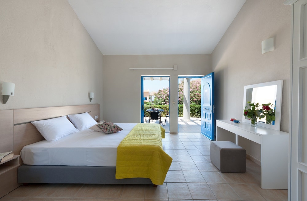 Ammoudia Maisonettes — Hotel rooms in Acharavi, Ionian Islands
