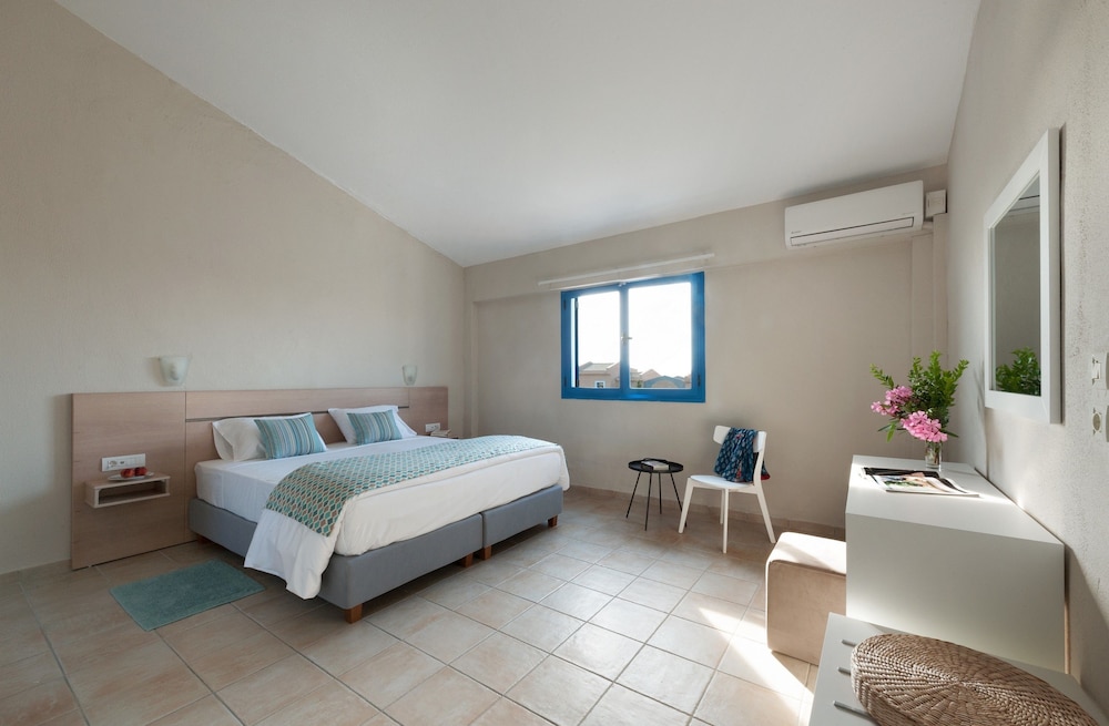 Ammoudia Maisonettes — Hotel rooms in Acharavi, Ionian Islands