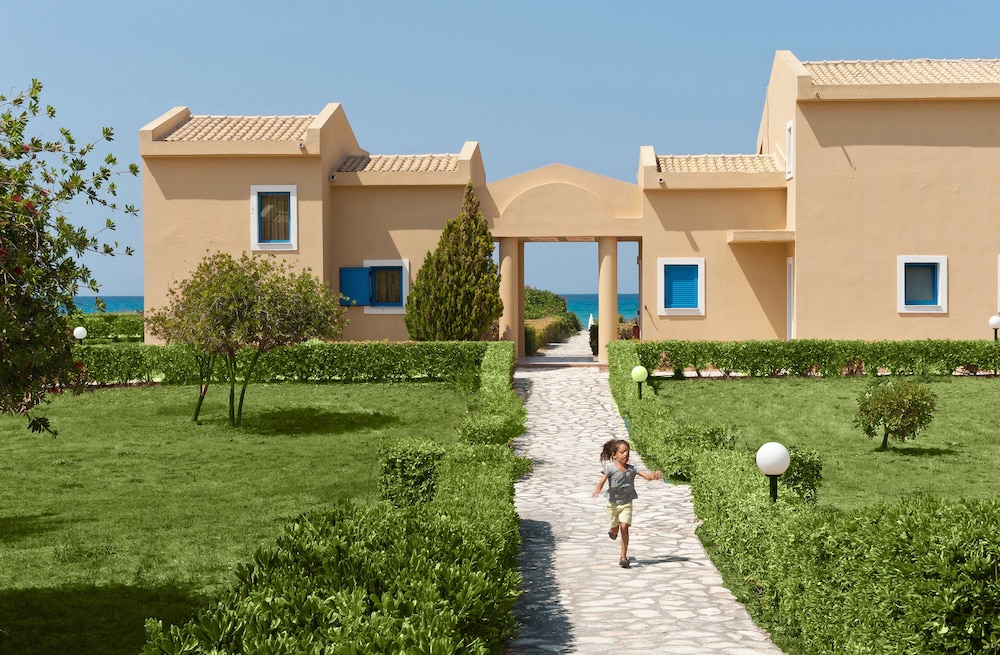 Ammoudia Maisonettes — Hotel building in Acharavi, Ionian Islands