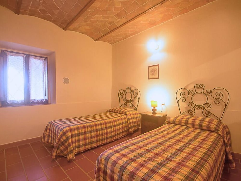 Tenuta Castellare di Tonda — Hotel rooms in Montaione, Tuscany