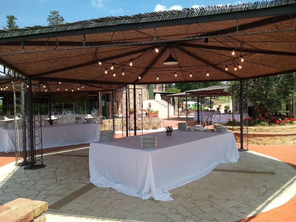 Tenuta Castellare di Tonda — Restaurant & bars in Montaione, Tuscany