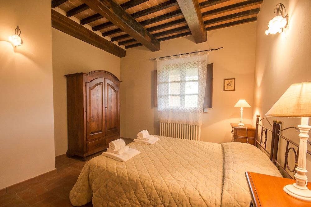 Tenuta Castellare di Tonda — Hotel rooms in Montaione, Tuscany