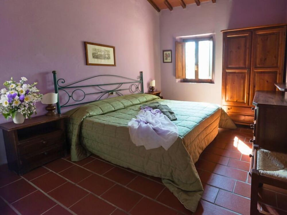Tenuta Castellare di Tonda — Hotel rooms in Montaione, Tuscany