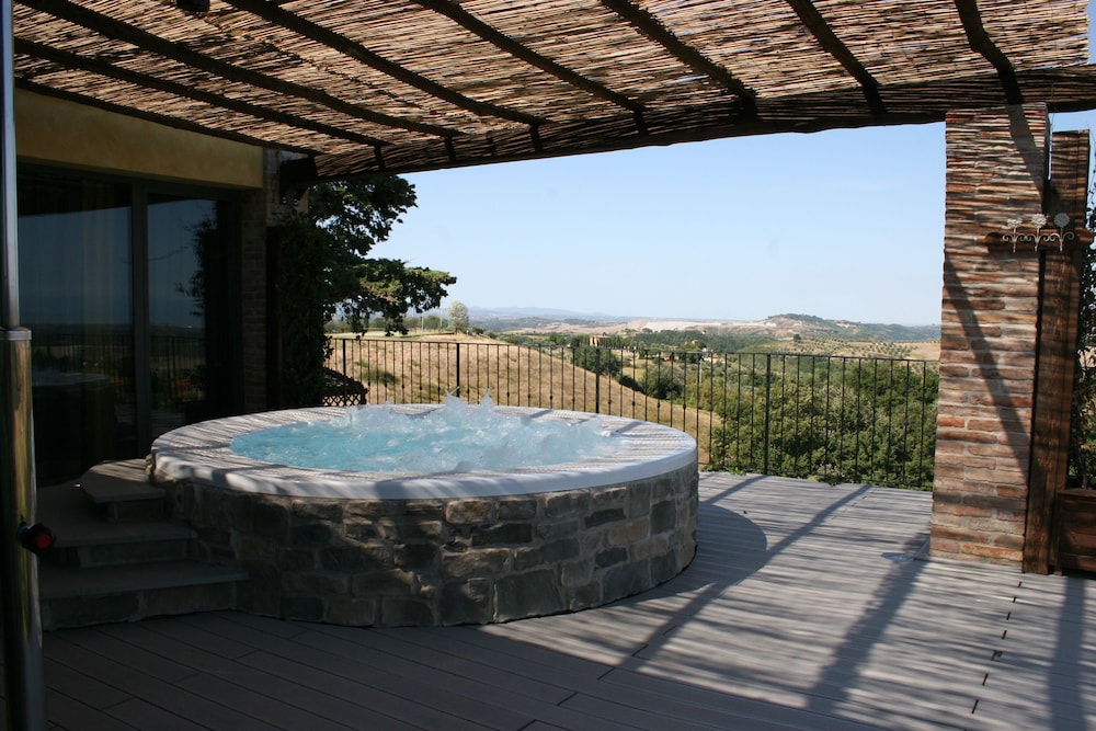 Tenuta Castellare di Tonda — Spa in Montaione, Tuscany
