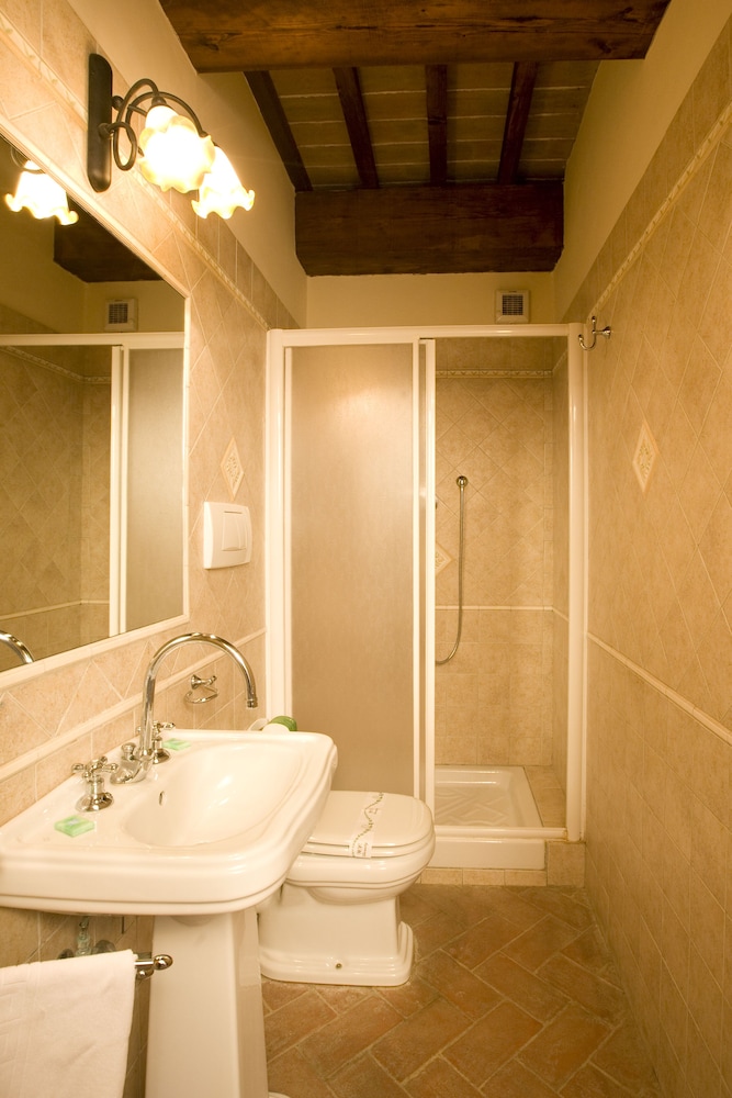 Tenuta Castellare di Tonda — Hotel rooms in Montaione, Tuscany
