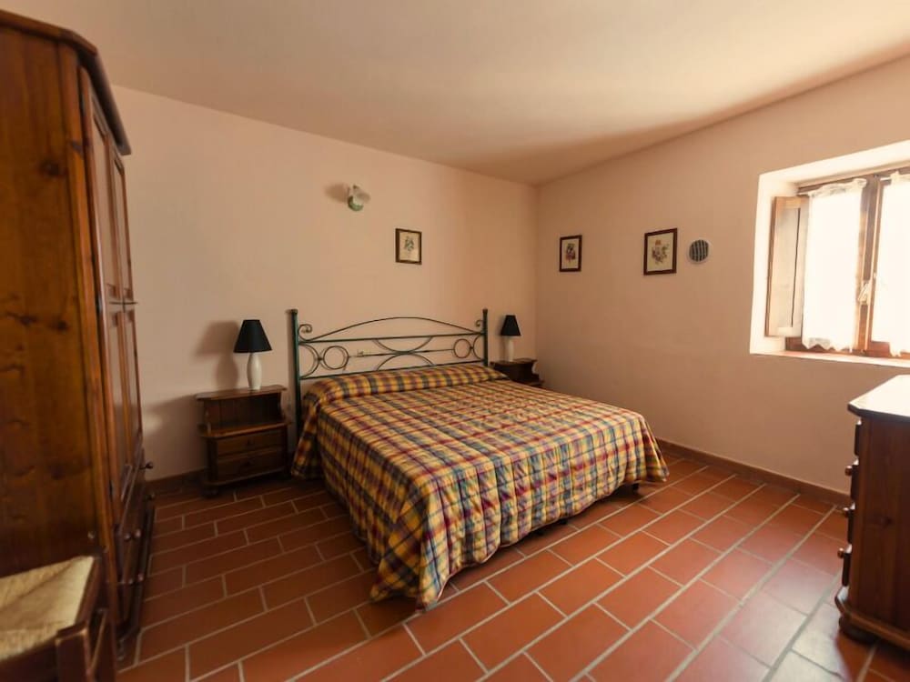 Tenuta Castellare di Tonda — Hotel rooms in Montaione, Tuscany