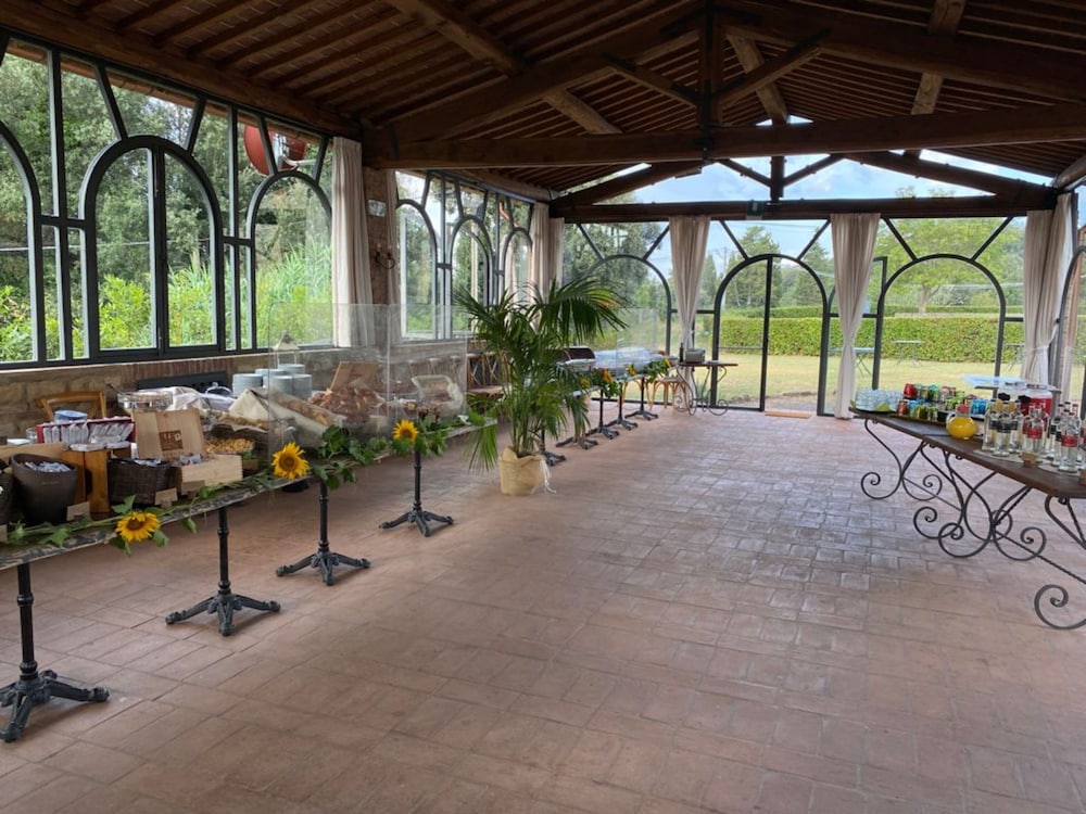 Tenuta Castellare di Tonda — Restaurant & bars in Montaione, Tuscany