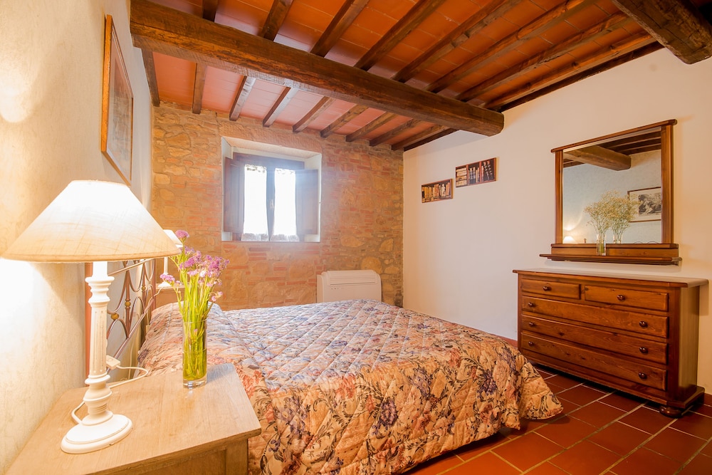 Tenuta Castellare di Tonda — Hotel rooms in Montaione, Tuscany