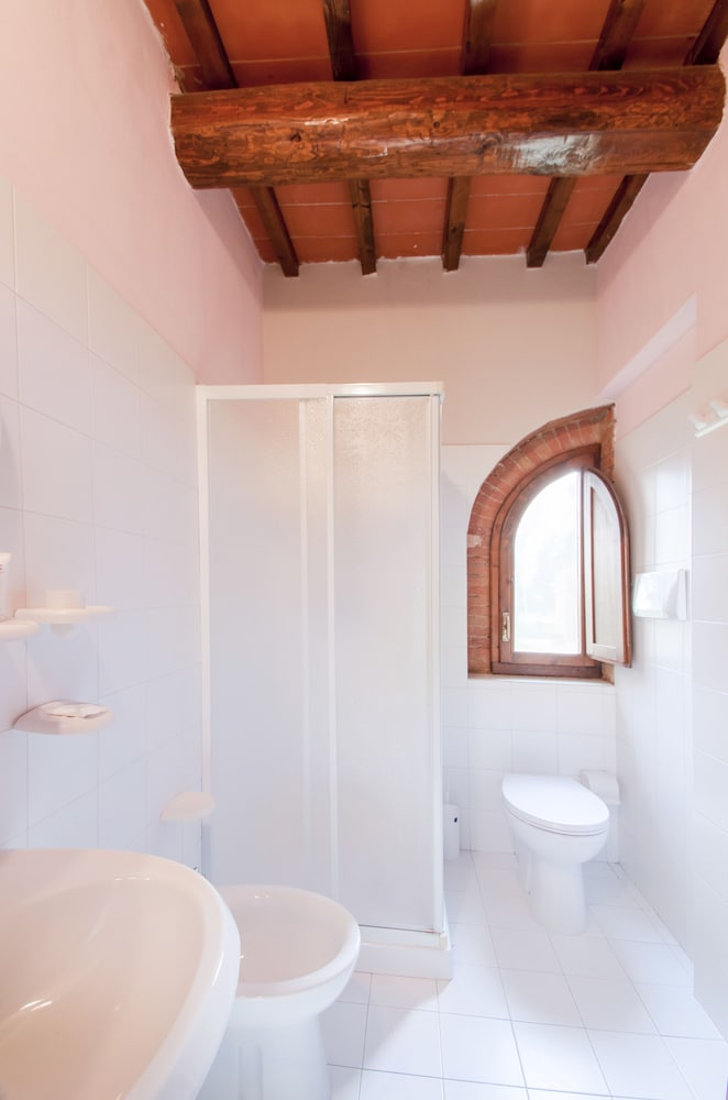 Tenuta Castellare di Tonda — Hotel rooms in Montaione, Tuscany