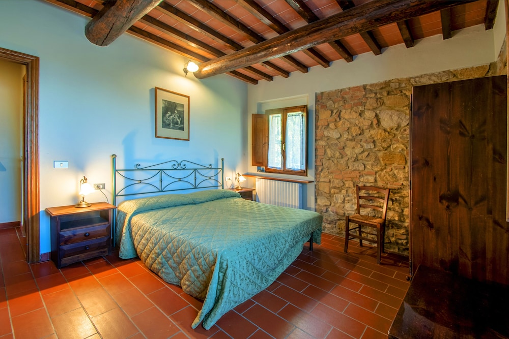 Tenuta Castellare di Tonda — Hotel rooms in Montaione, Tuscany