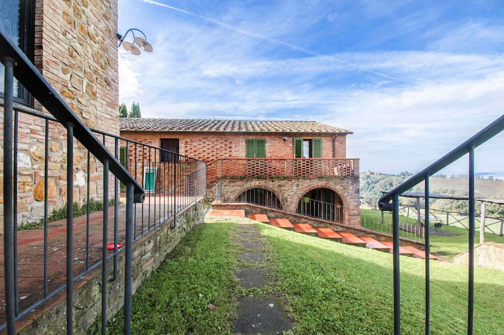 Tenuta Castellare di Tonda — Hotel building in Montaione, Tuscany