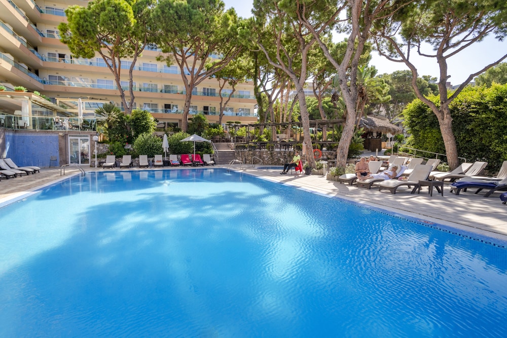 Las Vegas — Swimming pool in Salou, Catalonia