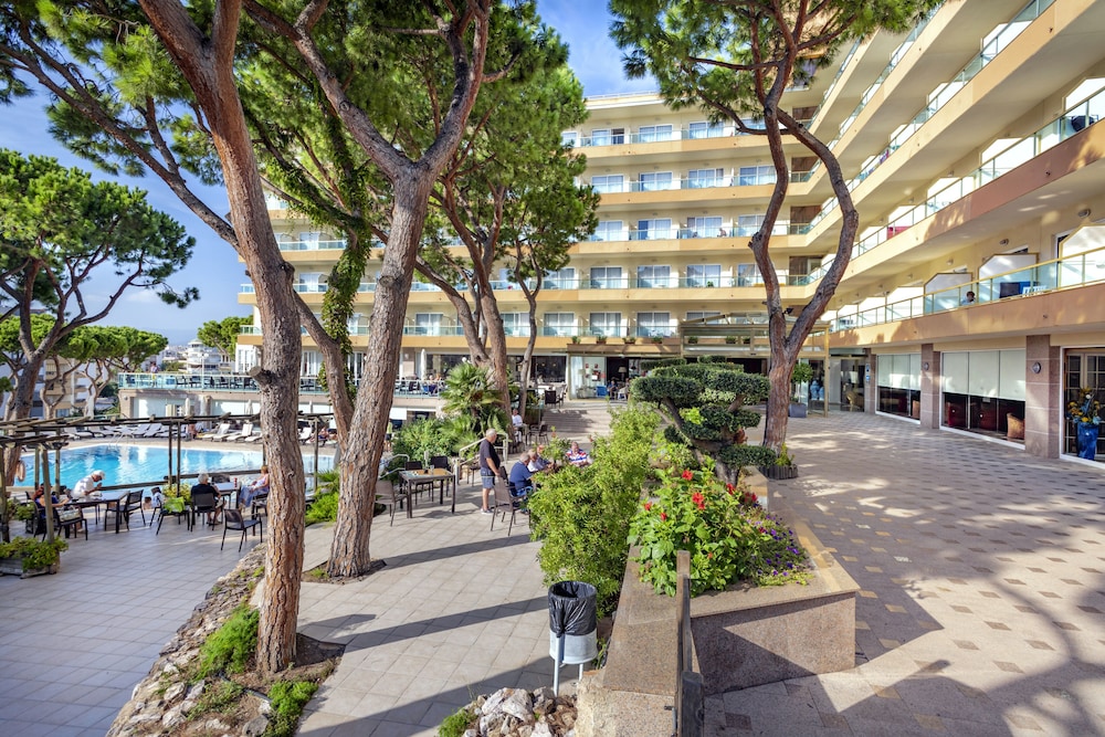 Las Vegas — Hotel building in Salou, Catalonia