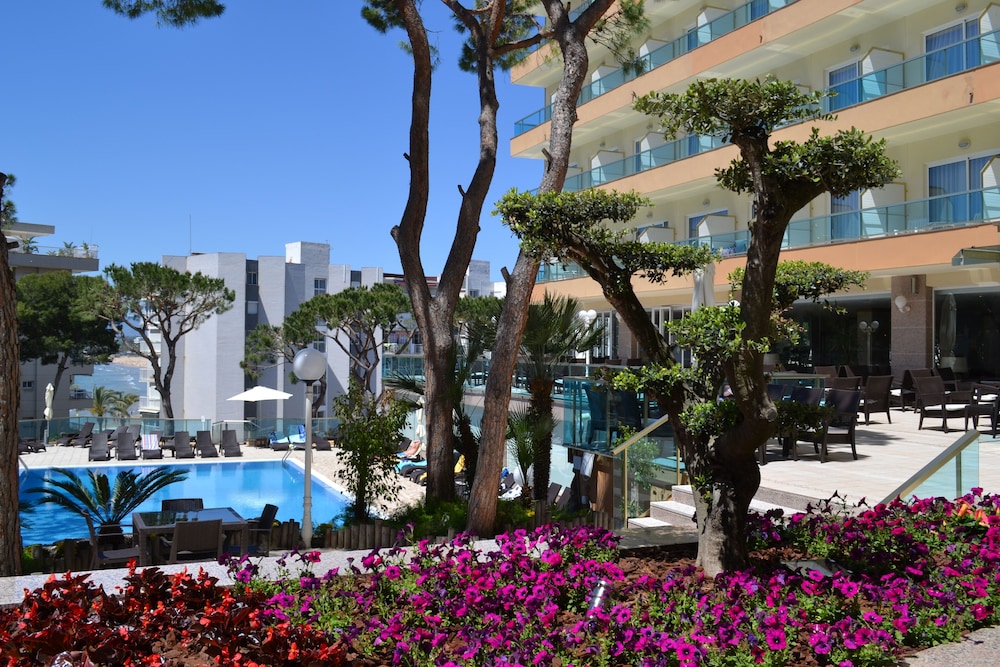 Las Vegas — Hotel building in Salou, Catalonia