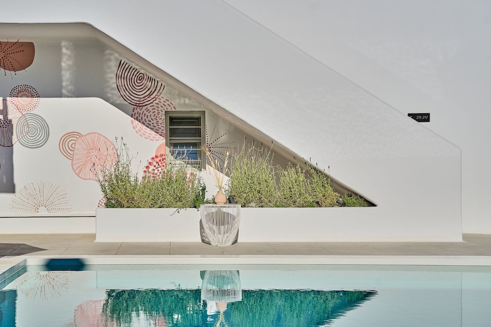 Adorno Beach Hotel & Suites — Swimming pool in Ornos, South Aegean