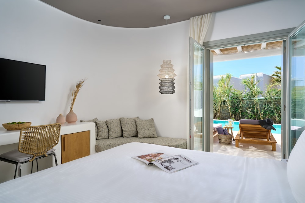 Adorno Beach Hotel & Suites — Hotel rooms in Ornos, South Aegean