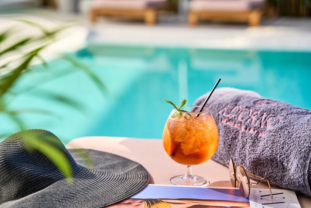 Adorno Beach Hotel & Suites — Swimming pool in Ornos, South Aegean