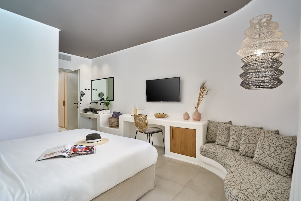 Adorno Beach Hotel & Suites — Hotel rooms in Ornos, South Aegean