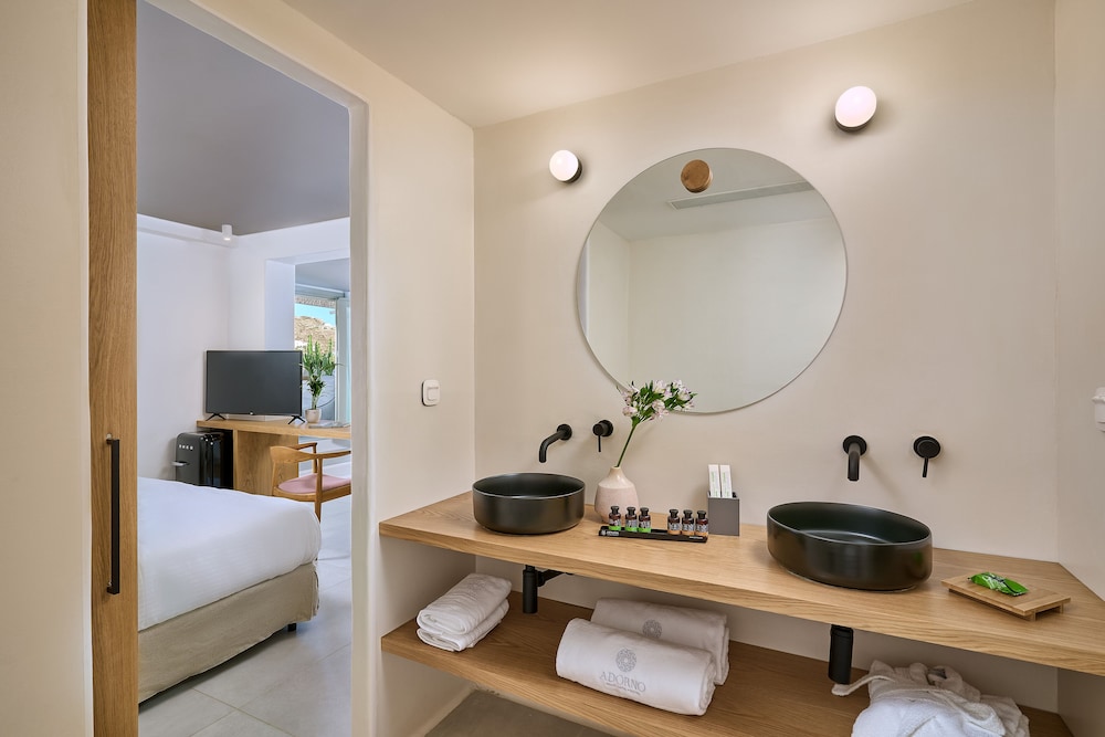 Adorno Beach Hotel & Suites — Hotel rooms in Ornos, South Aegean