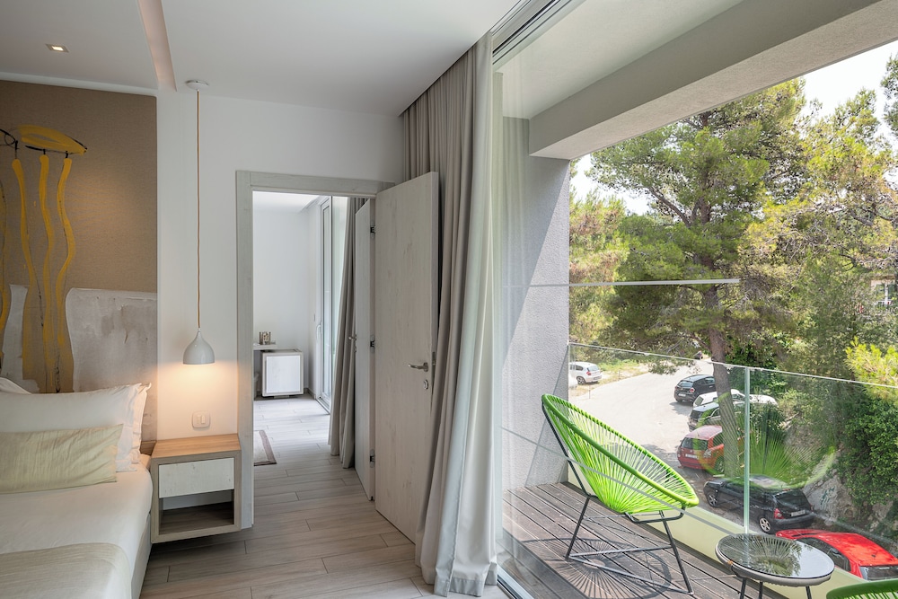 Hotel Cavtat — Hotel rooms in Konavle, Dubrovnik-Neretva