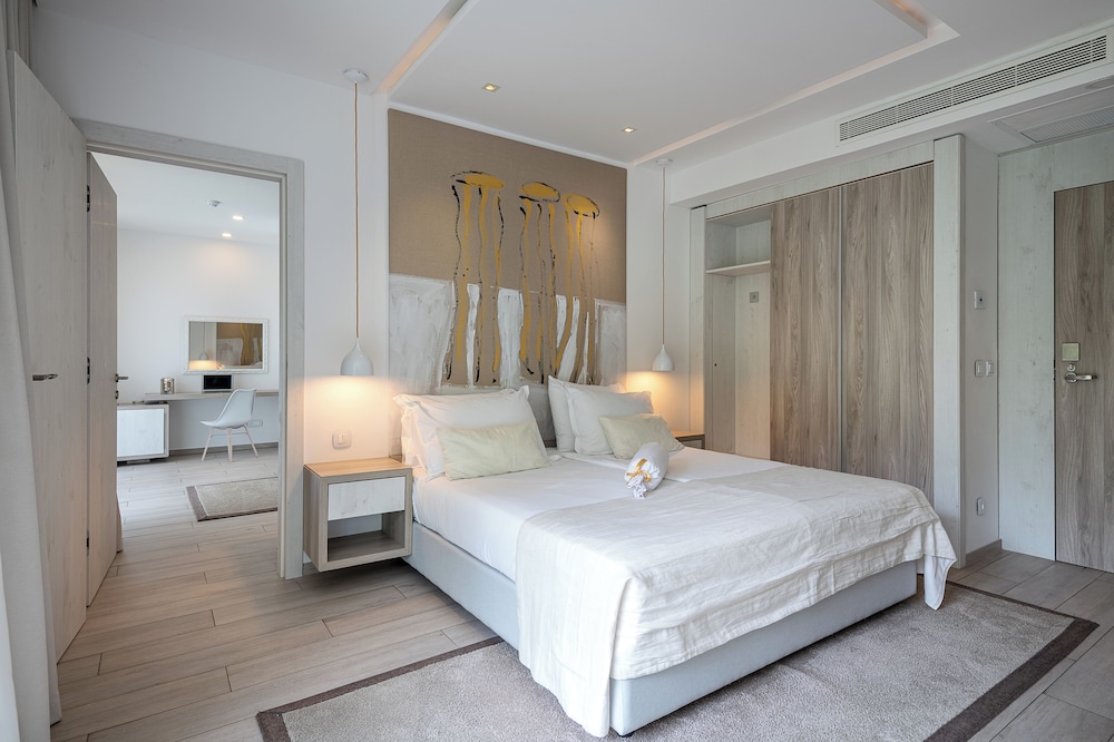 Hotel Cavtat — Hotel rooms in Konavle, Dubrovnik-Neretva