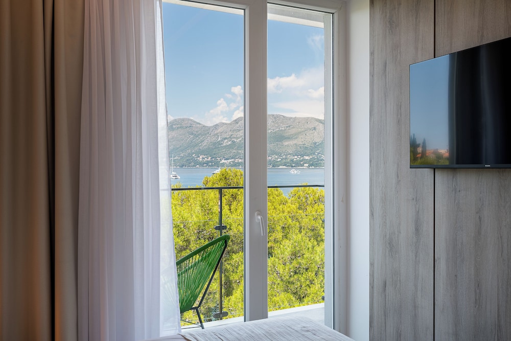Hotel Cavtat — Hotel rooms in Konavle, Dubrovnik-Neretva