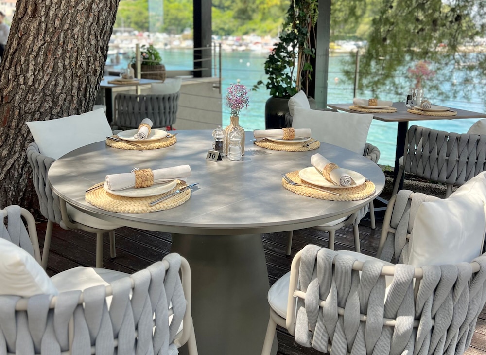 Hotel Cavtat — Restaurant & bars in Konavle, Dubrovnik-Neretva