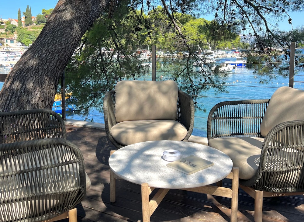 Hotel Cavtat — Restaurant & bars in Konavle, Dubrovnik-Neretva