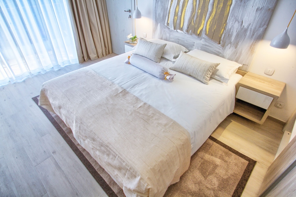 Hotel Cavtat — Hotel rooms in Konavle, Dubrovnik-Neretva