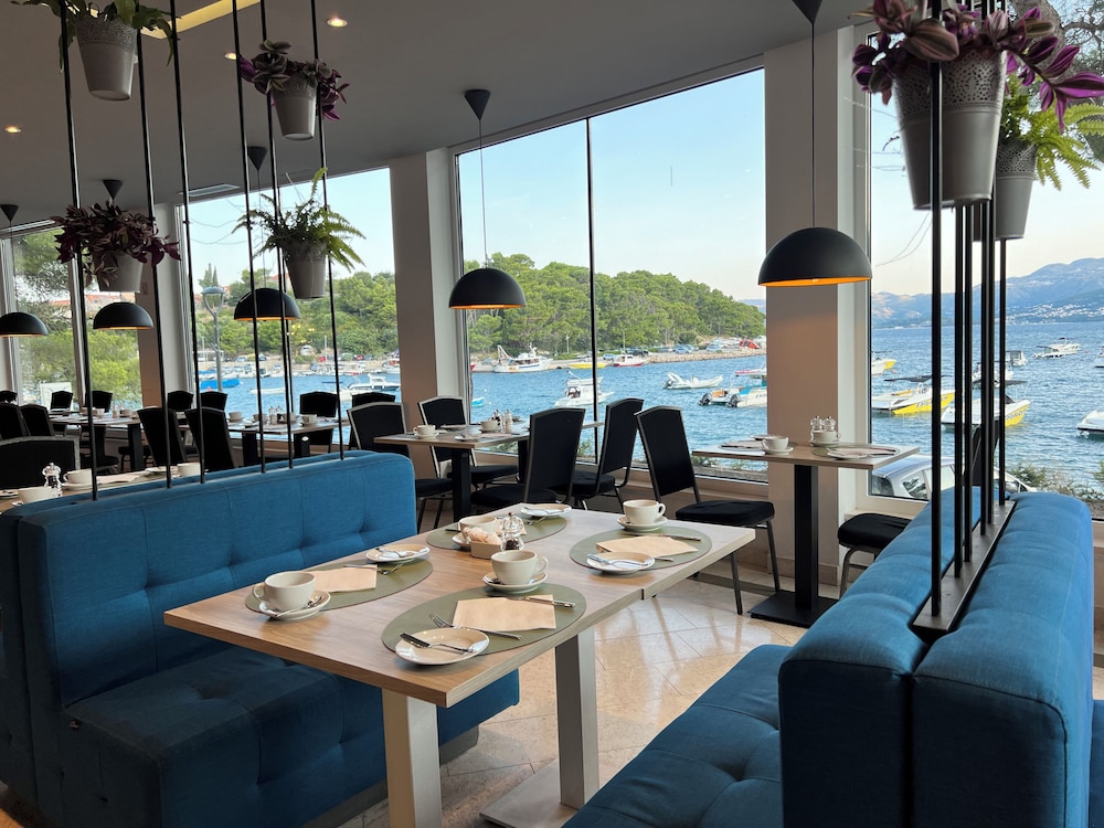 Hotel Cavtat — Restaurant & bars in Konavle, Dubrovnik-Neretva