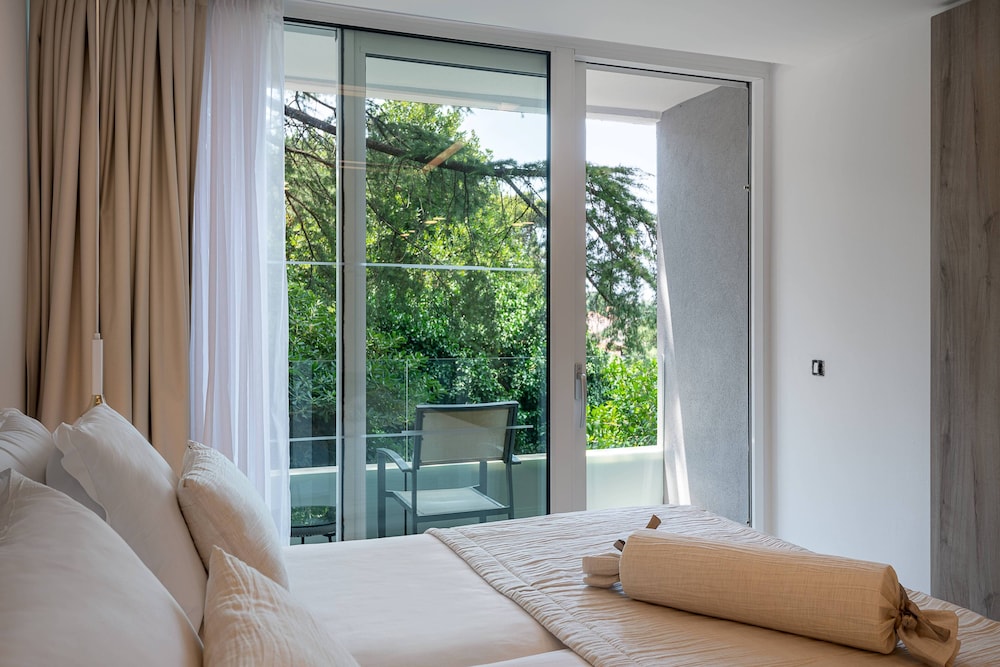 Hotel Cavtat — Hotel rooms in Konavle, Dubrovnik-Neretva