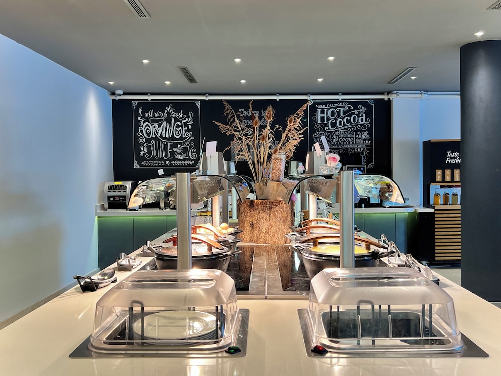 Hotel Cavtat — Restaurant & bars in Konavle, Dubrovnik-Neretva