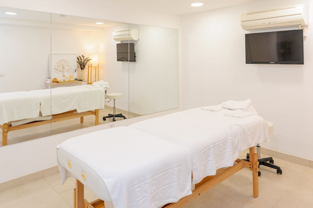 Olympus Palace — Spa in Salou, Catalonia