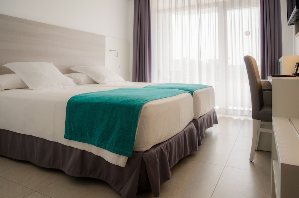 Olympus Palace — Hotel rooms in Salou, Catalonia