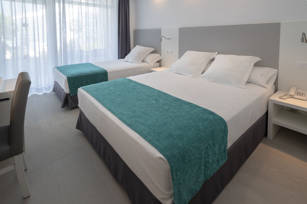 Olympus Palace — Hotel rooms in Salou, Catalonia