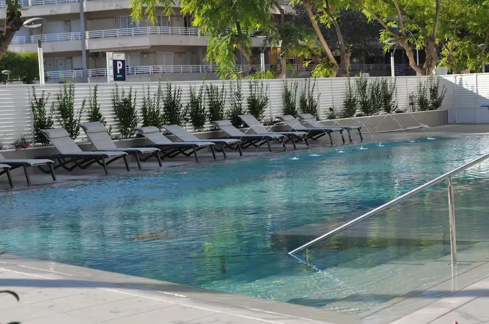 Olympus Palace — Swimming pool in Salou, Catalonia